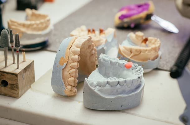 Можно ли сэкономить на здоровье зубов?