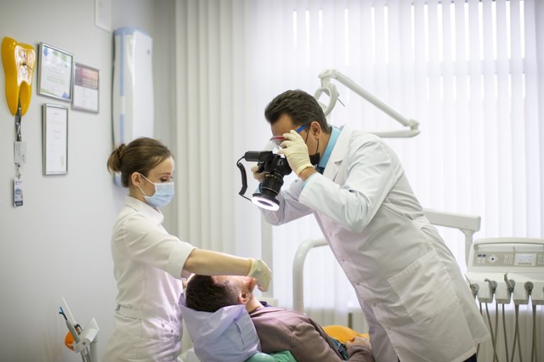 Чем отличается седация от наркоза при лечении зубов