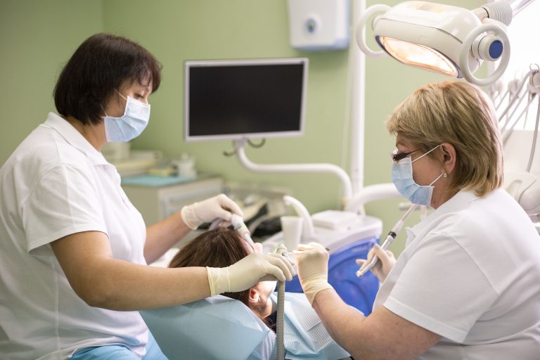 Пародонтит: как лечить и сколько длится терапия (пошаговый протокол)